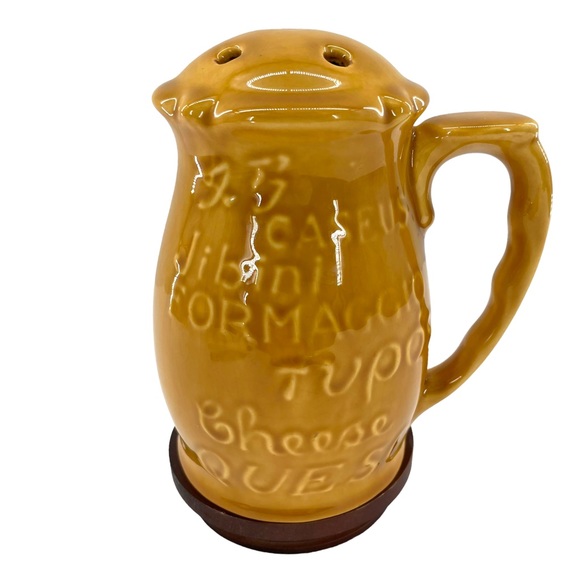 Vintage Ceramic Grated Cheese Shaker w/ Cheese Spelt Internationally in Mustard - Picture 1 of 9